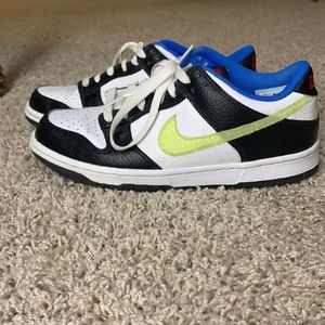 Nike Dunk Low GS “White/LT Lemon Twist- Black 6Y